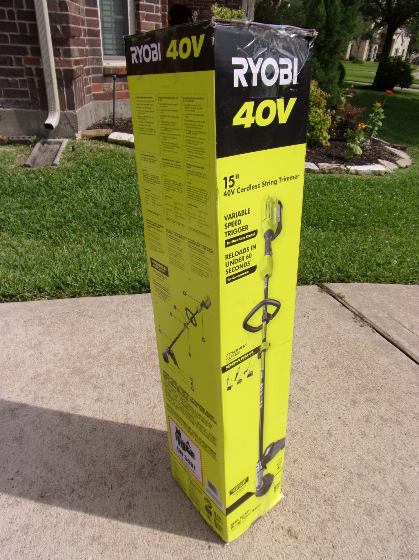 Ryobi Expand-It 15 in Battery Weed Eater/string trimmer with Battery and Charger