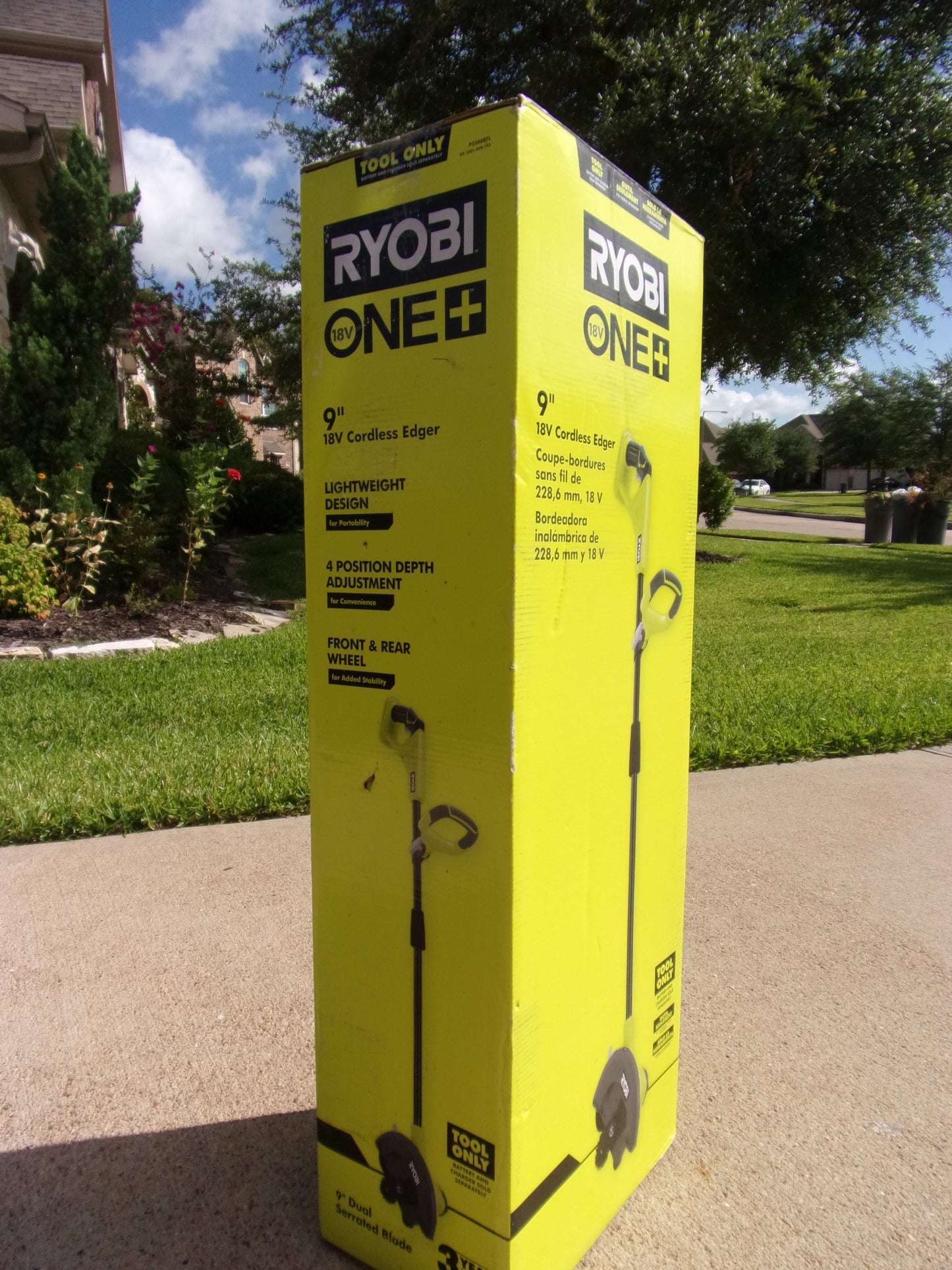 Ryobi ONE+ 18V 9 in. Cordless Battery Edger (Tool Only)